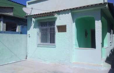 Imagem: A casa possui 2 Dormitórios, 1 Banheiro, 2 Vagas na garagem