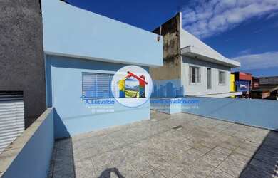 Imagem: A casa possui 2 Dormitórios, 1 Banheiro, 1 Vaga na garagem