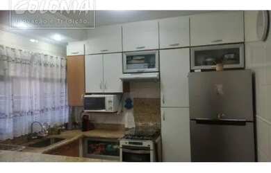 Imagem: A casa possui 2 Dormitórios, 1 Banheiro, 2 Vagas na garagem