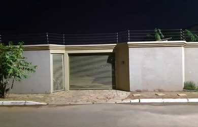 Imagem: A casa em condomínio possui 3 Dormitórios, 4 Banheiros e 4