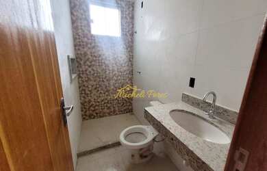 Imagem 5: Excelente casa linear com terraço, a uma quadra da rodovia, com 3 quartos...