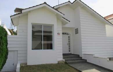 Imagem: A casa em condomínio possui 4 Dormitórios, 5 Banheiros, 3