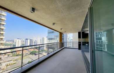 Imagem: O apartamento possui 4 Dormitórios, 5 Banheiros, 3 Vagas na