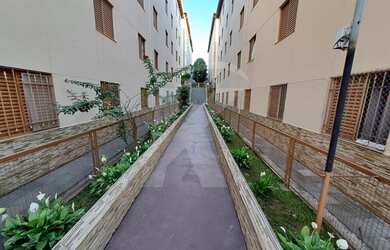 Imagem: O apartamento possui 2 Dormitórios, 1 Banheiro, 1 Vaga na garagem