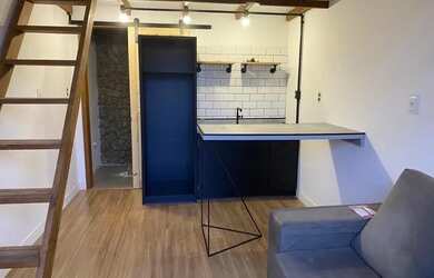 Imagem: O studio possui 1 Dormitório, 1 Banheiro, 1 Vaga na garagem