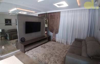 Imagem: A casa possui 3 Dormitórios, 3 Banheiros, 4 Vagas na garagem