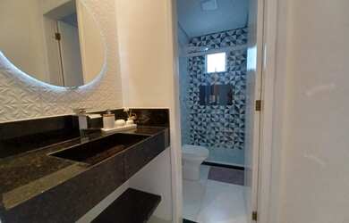 Imagem: A casa em condomínio possui 2 Dormitórios, 1 Banheiro, 2 Vagas