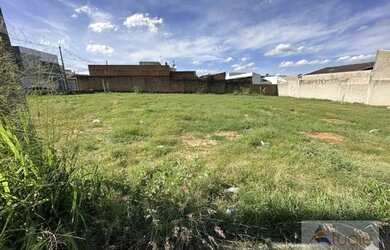 Imagem: O terreno à venda possui 250m² de Área e Imóvel novo e está