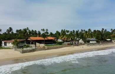 Imagem: A casa para alugar possui 5 Dormitórios, 5 Banheiros, 2 Vagas