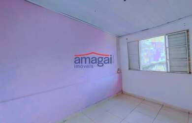 Imagem: A casa possui 2 Dormitórios, 1 Banheiro, 1 Vaga na garagem