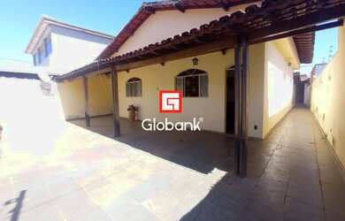 Imagem: A casa à venda possui 3 Dormitórios, 1 Banheiro e 120m² de