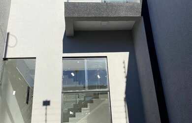 Imagem: A casa possui 3 Dormitórios, 2 Banheiros, 106m² de Área e