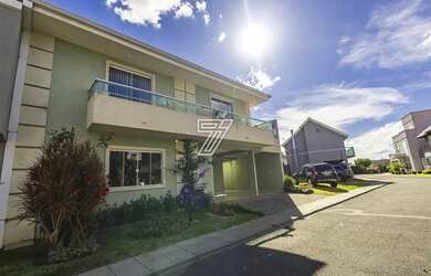 Imagem: A casa em condomínio possui 3 Dormitórios, 3 Banheiros, 2
