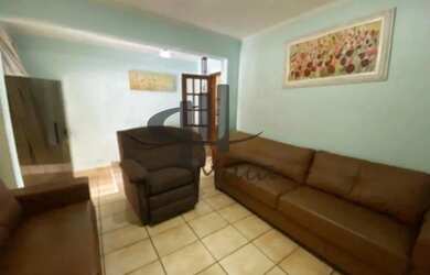 Imagem: A casa possui 2 Dormitórios, 1 Banheiro, 2 Vagas na garagem