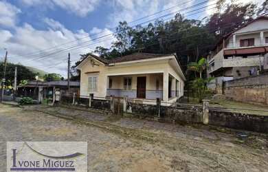 Imagem: A casa possui 5 Dormitórios, 2 Banheiros, 130m² de Área e