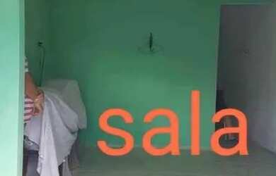 Imagem: A casa à venda possui 2 Dormitórios, 1 Banheiro e Imóvel