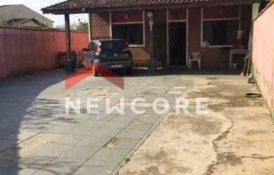 Imagem: A casa possui 2 Dormitórios, 2 Banheiros, 5 Vagas na garagem