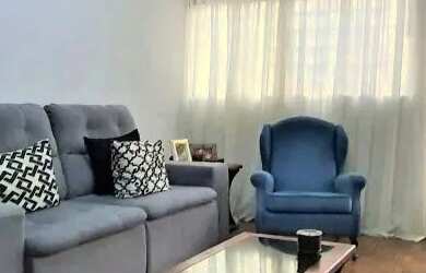 Imagem: A casa possui 4 Dormitórios, 4 Banheiros, 2 Vagas na garagem