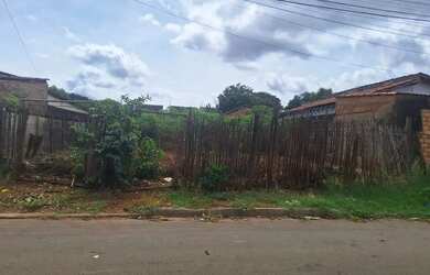 Imagem: O terreno possui 406m² de Área e está localizado em Parque