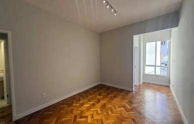 Imagem: O apartamento possui 1 Dormitório, 3 Banheiros, 1 Vaga na garagem