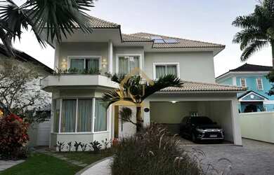 Imagem: A casa em condomínio possui 5 Dormitórios, 5 Banheiros, 4