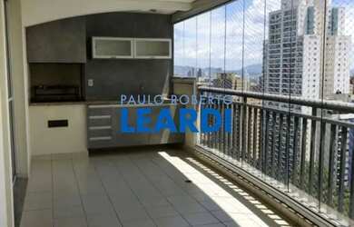 Imagem: O apartamento possui 3 Dormitórios, 5 Banheiros, 3 Vagas na