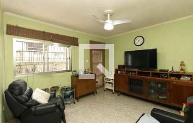 Imagem: A casa possui 2 Dormitórios, 2 Banheiros, 1 Vaga na garagem