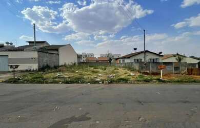 Imagem: O terreno possui 364m² de Área e está localizado em Parque