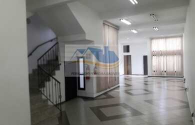 Imagem: O depósito possui 2 Vagas na garagem, 280m² de Área e está