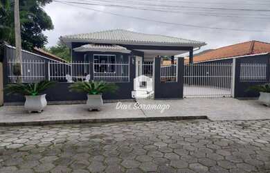 Imagem: A casa em condomínio possui 3 Dormitórios, 2 Banheiros, 2