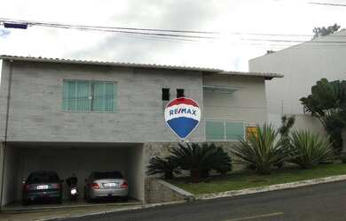 Imagem: A casa em condomínio possui 4 Dormitórios, 3 Banheiros, 4