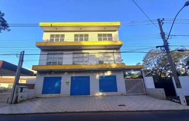 Imagem: O depósito possui 5 Vagas na garagem, 1.250m² de Área e