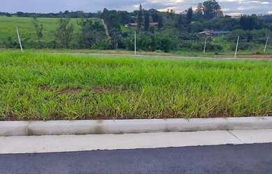 Imagem: O terreno possui 176m² de Área, Imóvel novo e está localizado