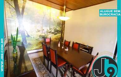 Imagem: A casa possui 4 Dormitórios, 5 Banheiros, 3 Vagas na garagem