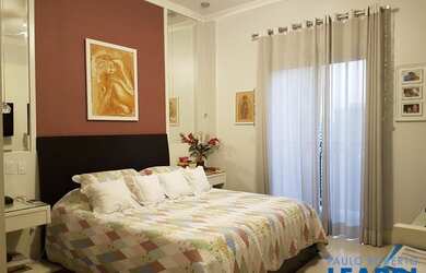 Imagem: O apartamento possui 4 Dormitórios, 5 Banheiros, 4 Vagas na