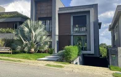 Imagem: A casa em condomínio possui 5 Dormitórios, 5 Banheiros, 5