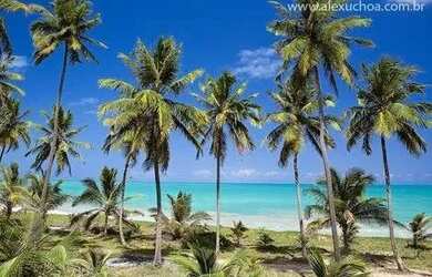 Imagem: A casa possui 4 Dormitórios, Acomodam 10 pessoas, 2 Vagas na