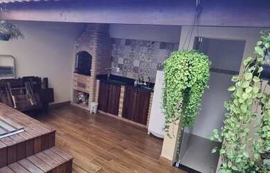 Imagem: A casa à venda possui 2 Dormitórios, 2 Banheiros, 2 Vagas