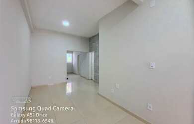 Imagem: A casa possui 4 Dormitórios, 3 Banheiros, 1 Vaga na garagem