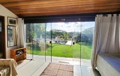 Imagem: A casa em condomínio possui 2 Dormitórios, 3 Banheiros, 4