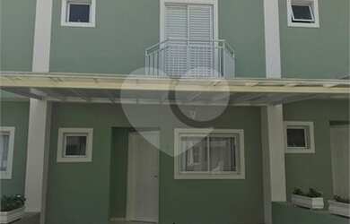 Imagem: A casa em condomínio possui 2 Dormitórios, 3 Banheiros, 2