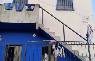 Imagem: A casa possui 2 Dormitórios, 1 Banheiro, Varanda e está localizado