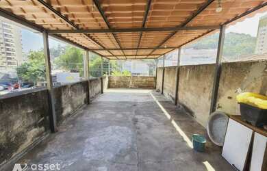 Imagem: A casa possui 5 Dormitórios, 3 Banheiros, 1 Vaga na garagem