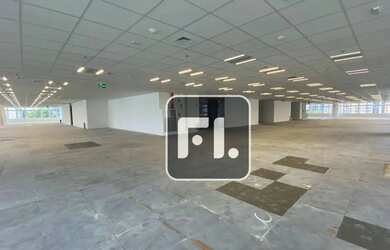 Imagem: O depósito possui 5 Vagas na garagem, 1.946m² de Área e