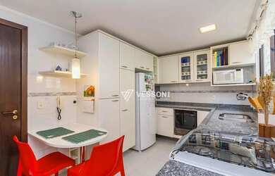 Imagem 16: Sobrado Triplex em condomínio fechad no bairro Ahú - Curitiba/PR