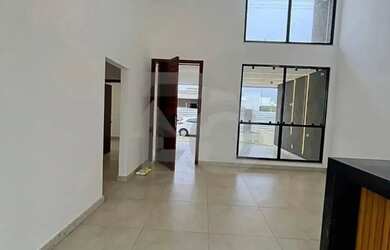 Imagem: A casa em condomínio possui 3 Dormitórios, 2 Banheiros, 2