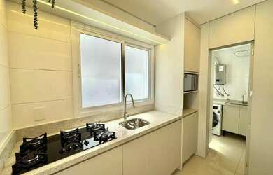 Imagem 10: 3 dormitórios mobiliado e decorado com sacada de frente na Zona Nova...