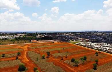 Imagem: O terreno possui 250m² de Área e está localizado em Sítios