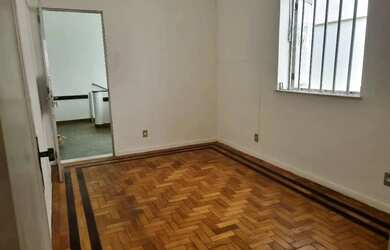 Imagem: A casa possui 3 Dormitórios, 3 Banheiros, 100m² de Área