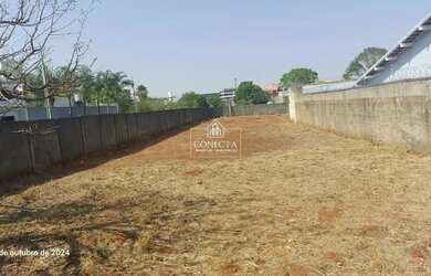 Imagem: O terreno possui 12m² de Área, Imóvel novo e está localizado